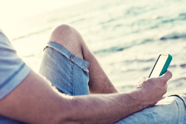 eller hareket eden smartphone içinde mans