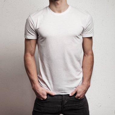 vücut boş beyaz t-shirt üzerinde mans