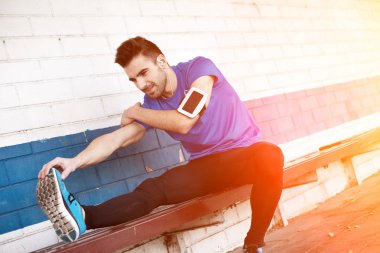 Isınma egzersiz (kasıtlı güneş parlamayı yaparak atlet)