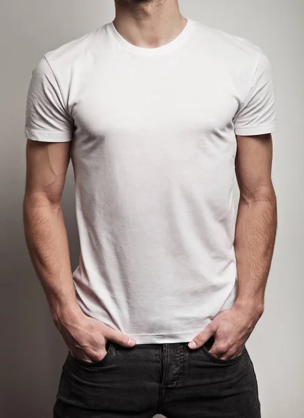 White blank t-shirt on young man, front — Stock Photo, Image