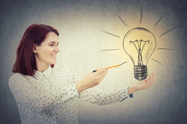 Drawing light bulb — Stock Photo, Image