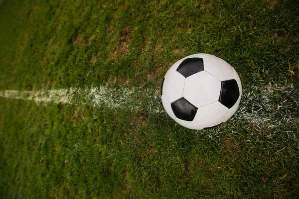 Klassischer Fußball Typisches Schwarz Weißes Muster Auf Der Weißen Markierungslinie — Stockfoto