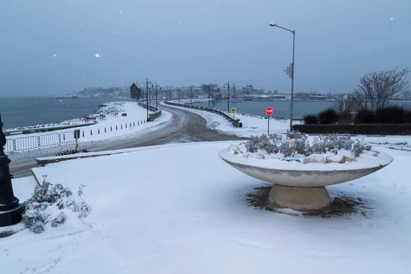 Ciudad de Nessebar cubierta de nieve — Foto de Stock
