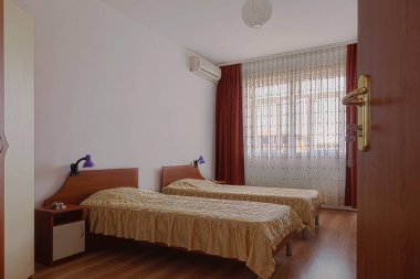 Açık kapı yatak odası 