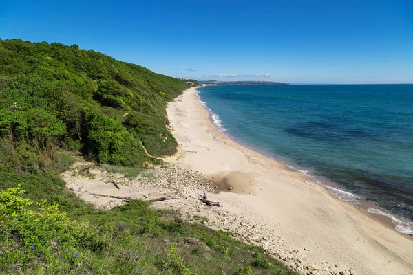 Пляж морского курорта Обзор, Болгария — стоковое фото