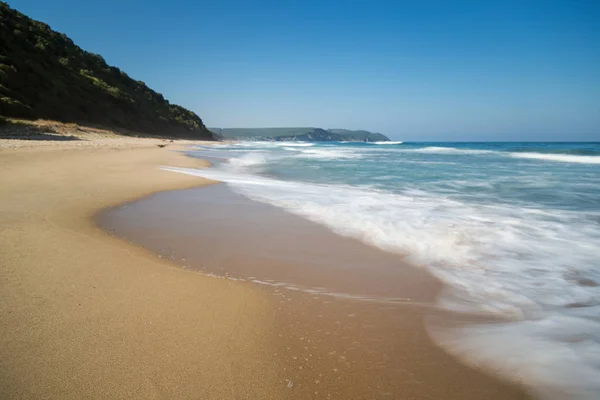 Bela praia selvagem na Bulgária — Fotografia de Stock