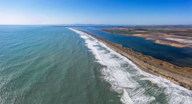Pomorie yakınlarında güzel bir kıyı şeridi