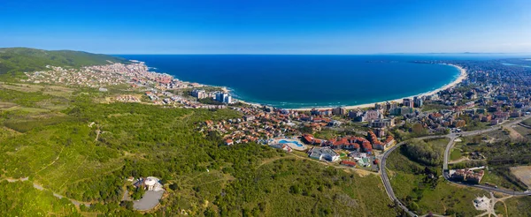 Bulgaristan 'ın Karadeniz kıyısındaki Sunny Beach' e insansız hava aracı görüntüsü