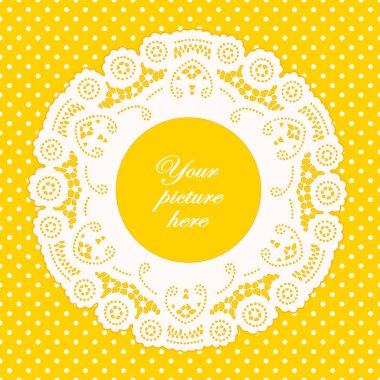 Dantel bardak altlığı peçete resim çerçevesi, parlak sarı puantiyeli arka plan