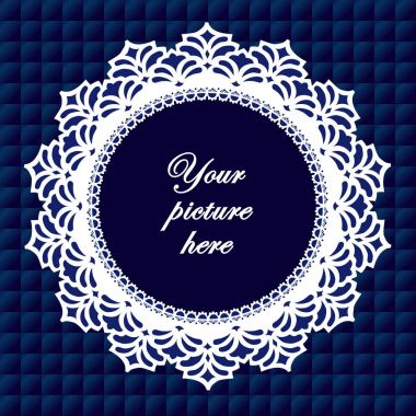 Dantel bardak altlığı peçete Vintage resim çerçevesi kapitone safir mavi arka plan üzerinde 