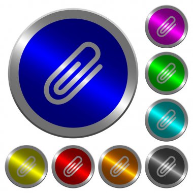 Eki parlak sikke benzeri yuvarlak renkli düğmeler