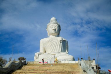 Phuket, Tayland - 29 Ocak 2017 - turist Big Buddha, sıcak net bir gün zevk.