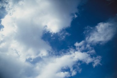 mavi gökyüzü bulutlar closeup ile. Güzel bakcground
