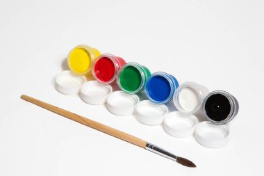 guaj bir yarım daire veya guaş gökkuşağı şeklinde kavanoz