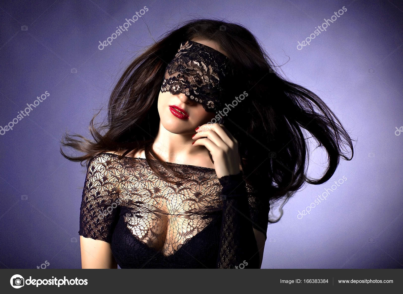 Seksi ve Büyüleyici Göz Makyajı Seksi ve Büyüleyici Göz Makyajı