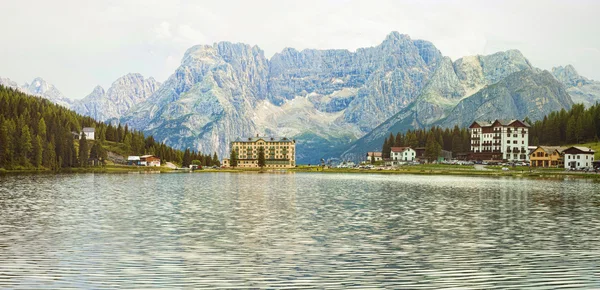 Alpské jezero Misurina — Stock fotografie