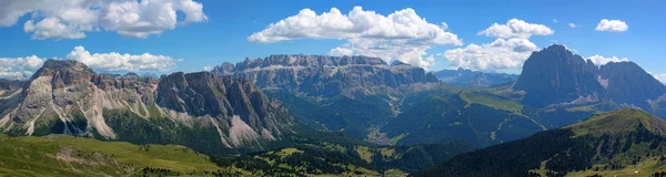 Panorama van de Alpen in Italië — Stockfoto