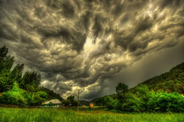 Nubes de tormenta peligrosas —  Fotos de Stock