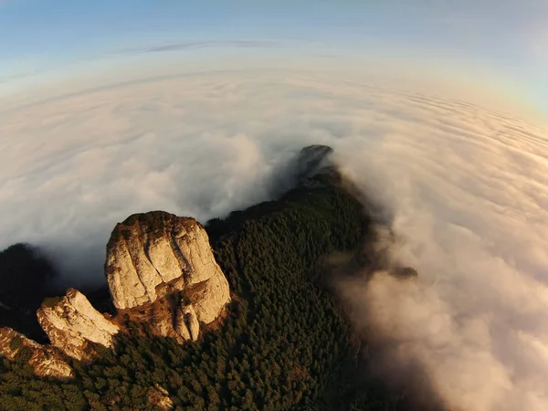 Ceahlau βουνό, αεροφωτογραφία από drone — Φωτογραφία Αρχείου