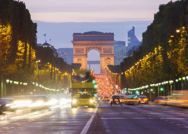 Paris şehir trafik gece, Fransa