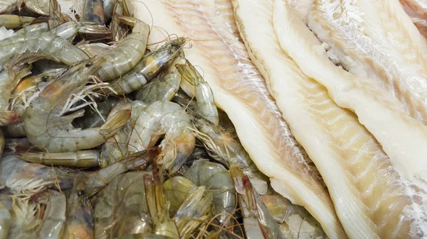 Sea food, shrimp and fish — Stock Photo, Image
