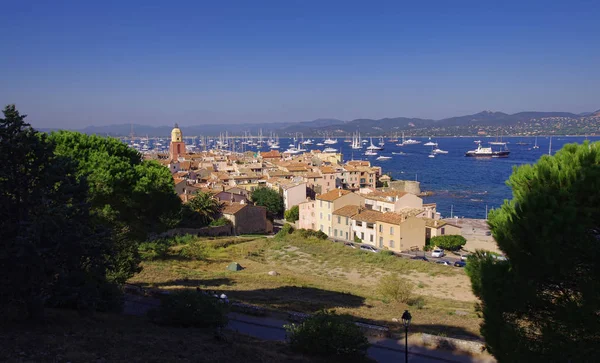 Saint Tropez vista a la ciudad — Foto de Stock
