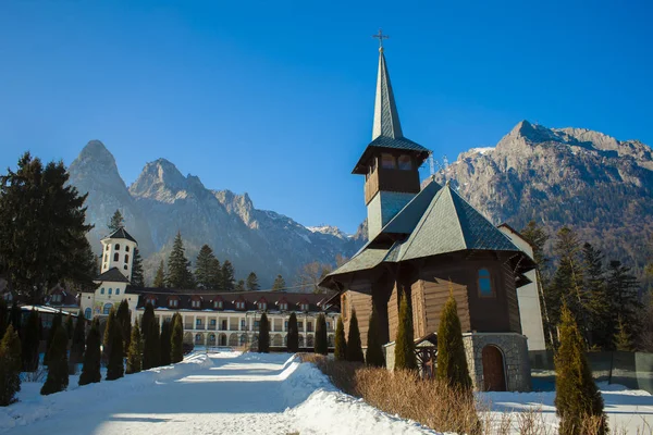 Vieille église Caraiman à Busteni — Photo