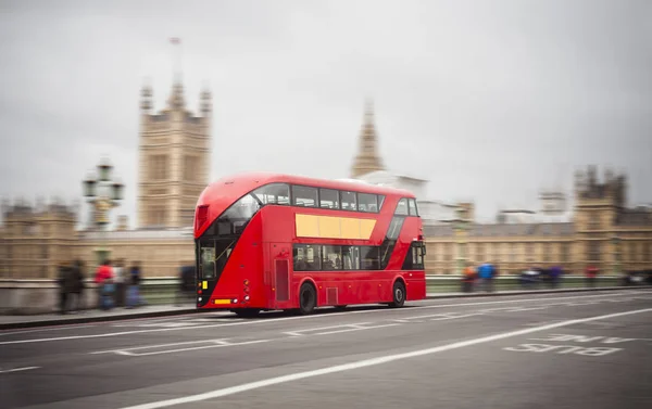London bus in beweging — Stockfoto