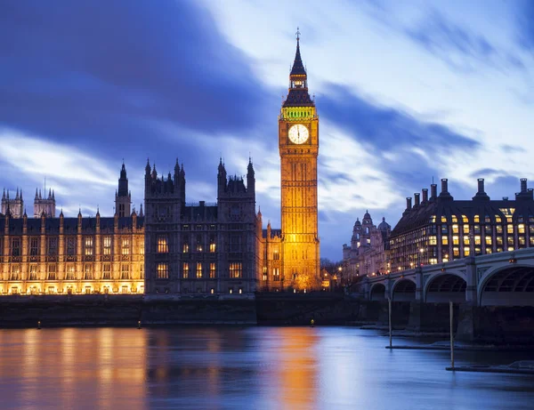 Big Ben and Houses of Parliament at a beautiful sunset landscape, London — Stock Photo, Image