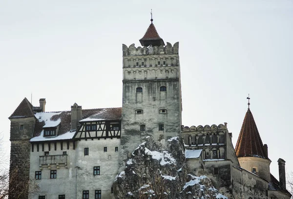 Bran kastély, Drakula jelképe. téli táj — Stock Fotó