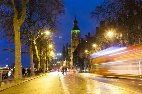 伦敦城市景观在大笨钟，晚上现场照片 — 图库照片