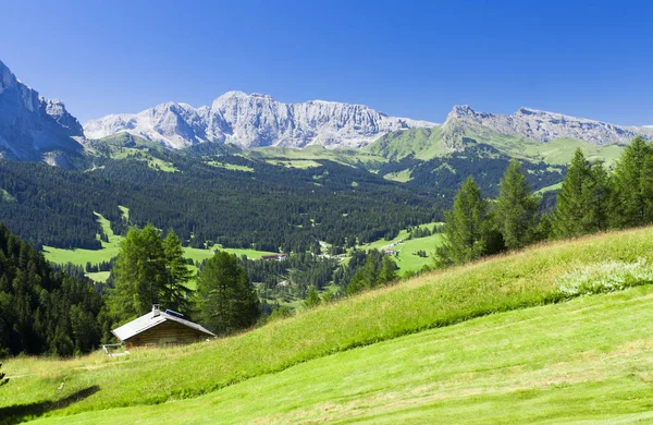 Sommar landskap i Dolomiterna bergen — Stockfoto