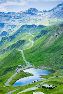 buzul Gölü Grossglockner geçişte, Avusturya. Yaz görünümü