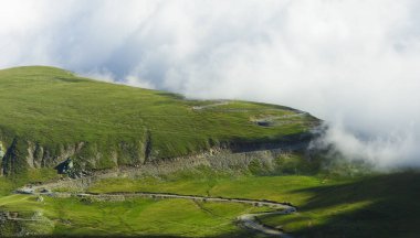 dağ manzarası, Transalpina eğri yolda. Romanya