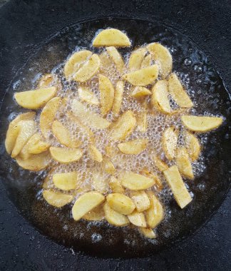 yağda kızartılmış taze patates