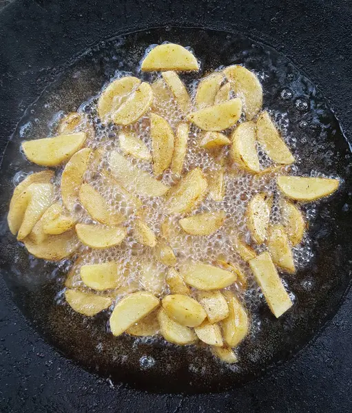 yağda kızartılmış taze patates