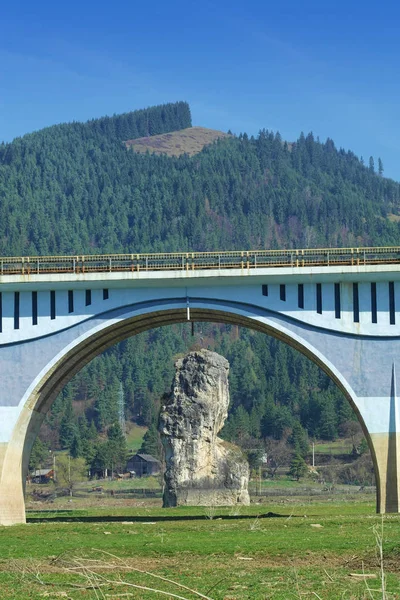 Piatra Teiului Limestone Nature Bridge Frame Romania — Stock Photo, Image