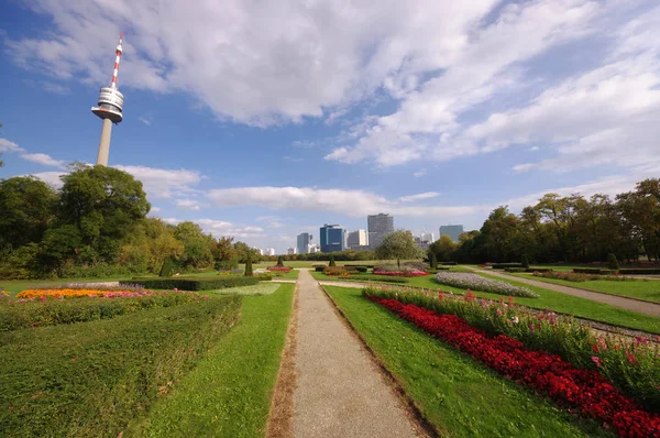 Vídně Dunajský Park Květinami — Stock fotografie