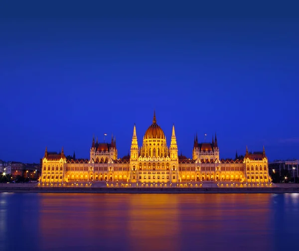 Будівля Вночі Парламенту Будапешта Угорщина — стокове фото