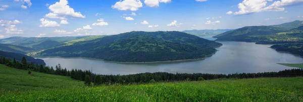 Amplia Vista Del Panorama Del Lago Bicaz Rumania — Foto de Stock