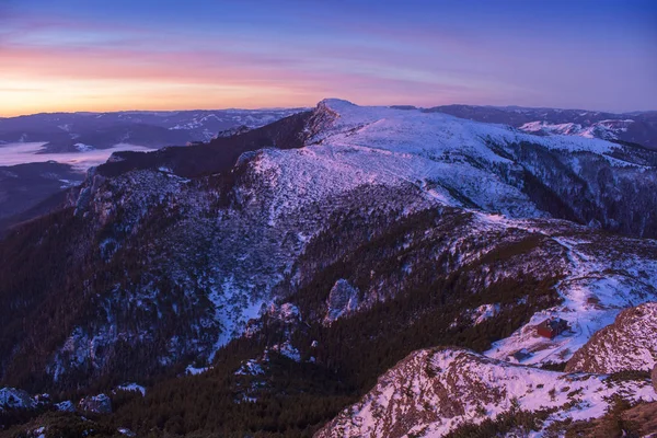 Wunderschöne Landschaft Bei Sonnenuntergang Oder Sonnenaufgang Den Rumänischen Karpaten Ceahlau — Stockfoto