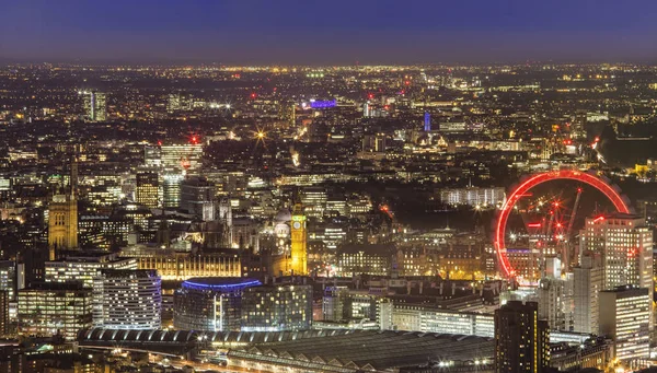 Big Ben e velho centro de Londres, vista aérea à noite — Fotografia de Stock