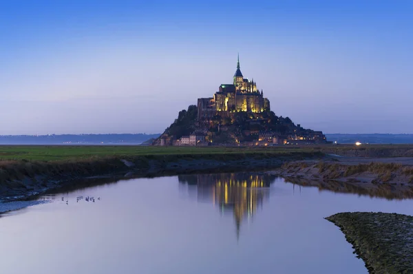 Castelo Famoso Saint Michel Com Reflexo Água França — Fotografia de Stock