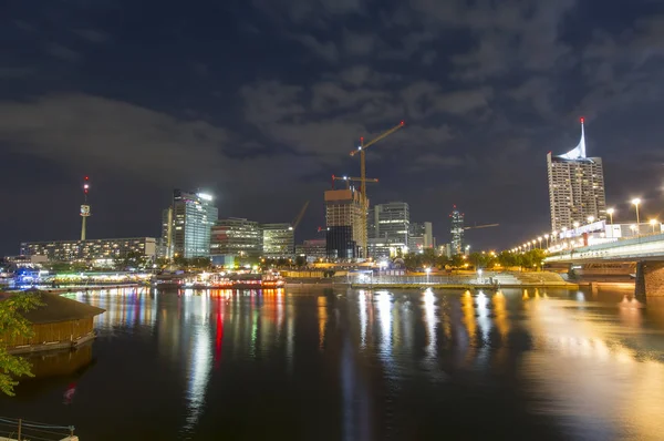 Wien Stadt Bei Nacht Und Donau Österreich — Stockfoto
