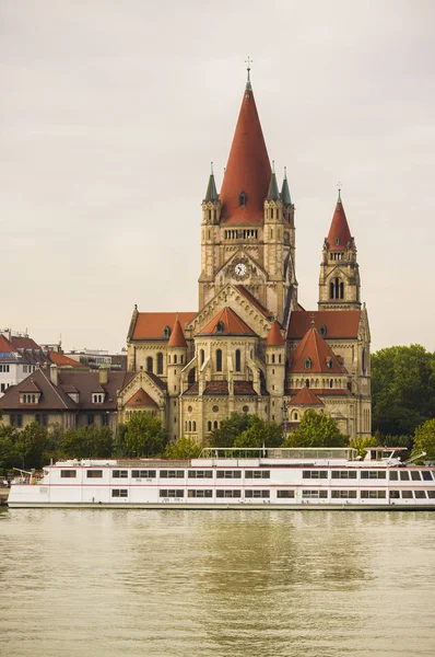 Igreja Heiliger Franz Assis Viena Áustria — Fotografia de Stock