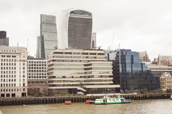 London City Och Thames River — Stockfoto