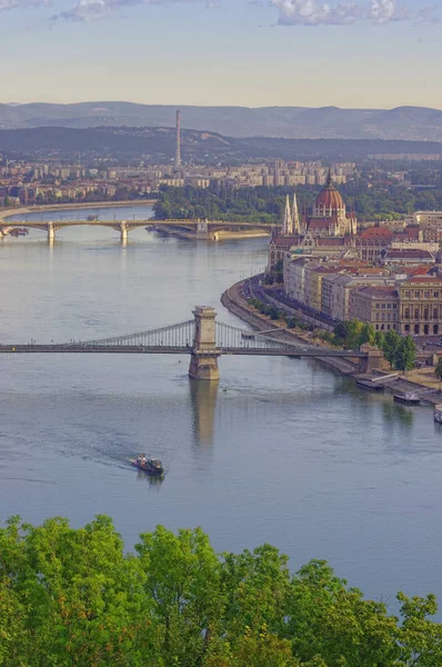 Budapest Blick Auf Die Kettenbrücke Und Das Parlamentsgebäude Ungarn — Stockfoto