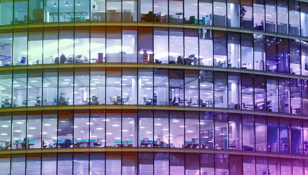 Modernes Bürogebäude Mit Glasfenstern — Stockfoto