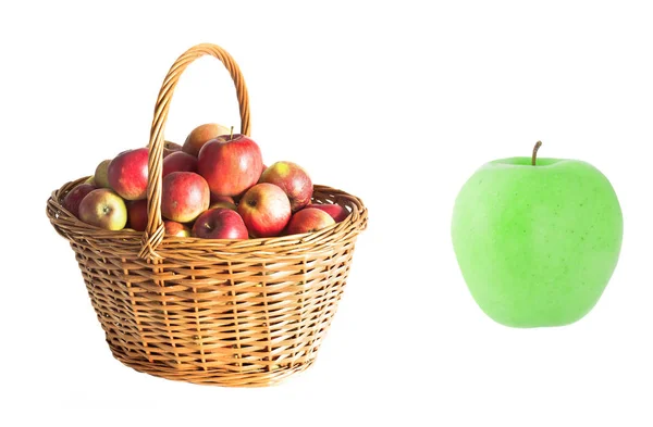 Äpplekorg — Stockfoto