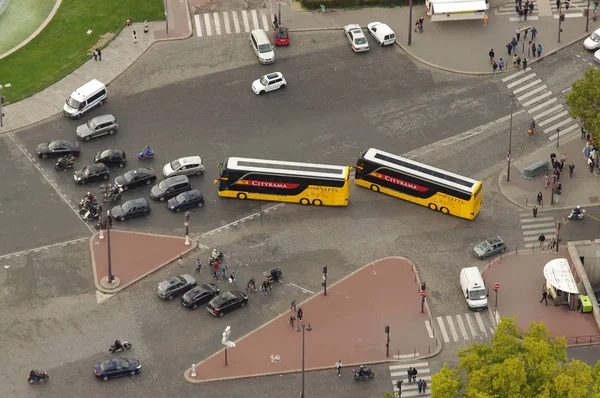 París Francia Septiembre 2011 Gran Intersección Con Coches Autobuses Vista — Foto de Stock